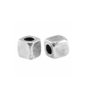 Perle : Carrée Argentée DQ 4x4mm