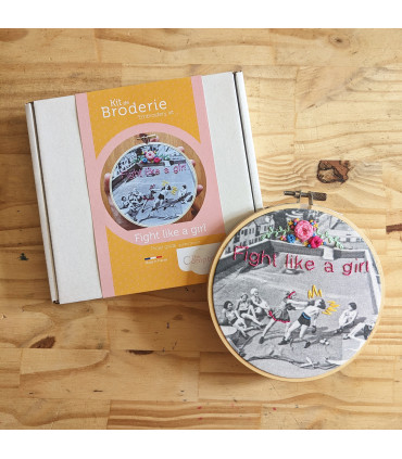 The Comptoir : Kit de broderie - Fight Like A Girl