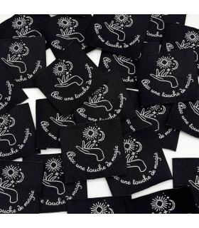 Étiquette tissée à coudre : Avec une touche de Magie - NOIR