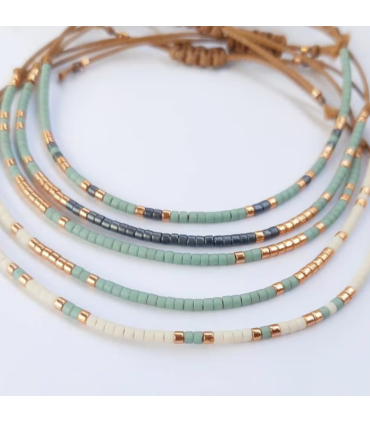 MIYUKI DELICAS 11/0 - Silver lined shell opal